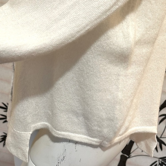 Cashmere Sweater in “Whisper White” - Picture 5 of 6